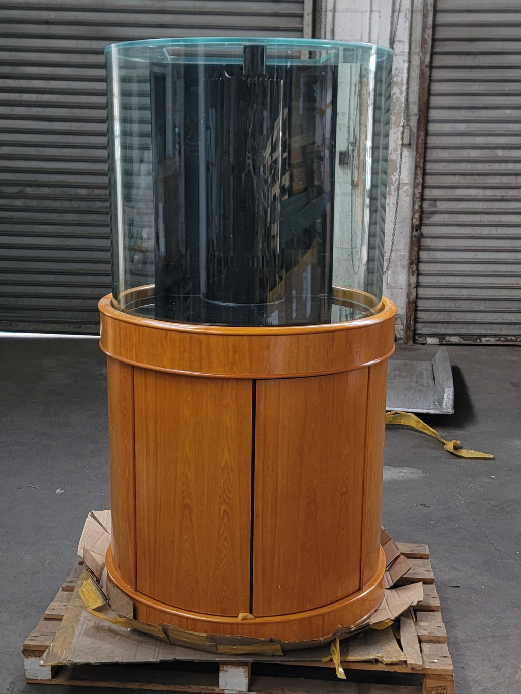 90 Gallon Glass 3/4 Cylinder Round Reef Aquarium With Stand and Canopy in Golden Oak