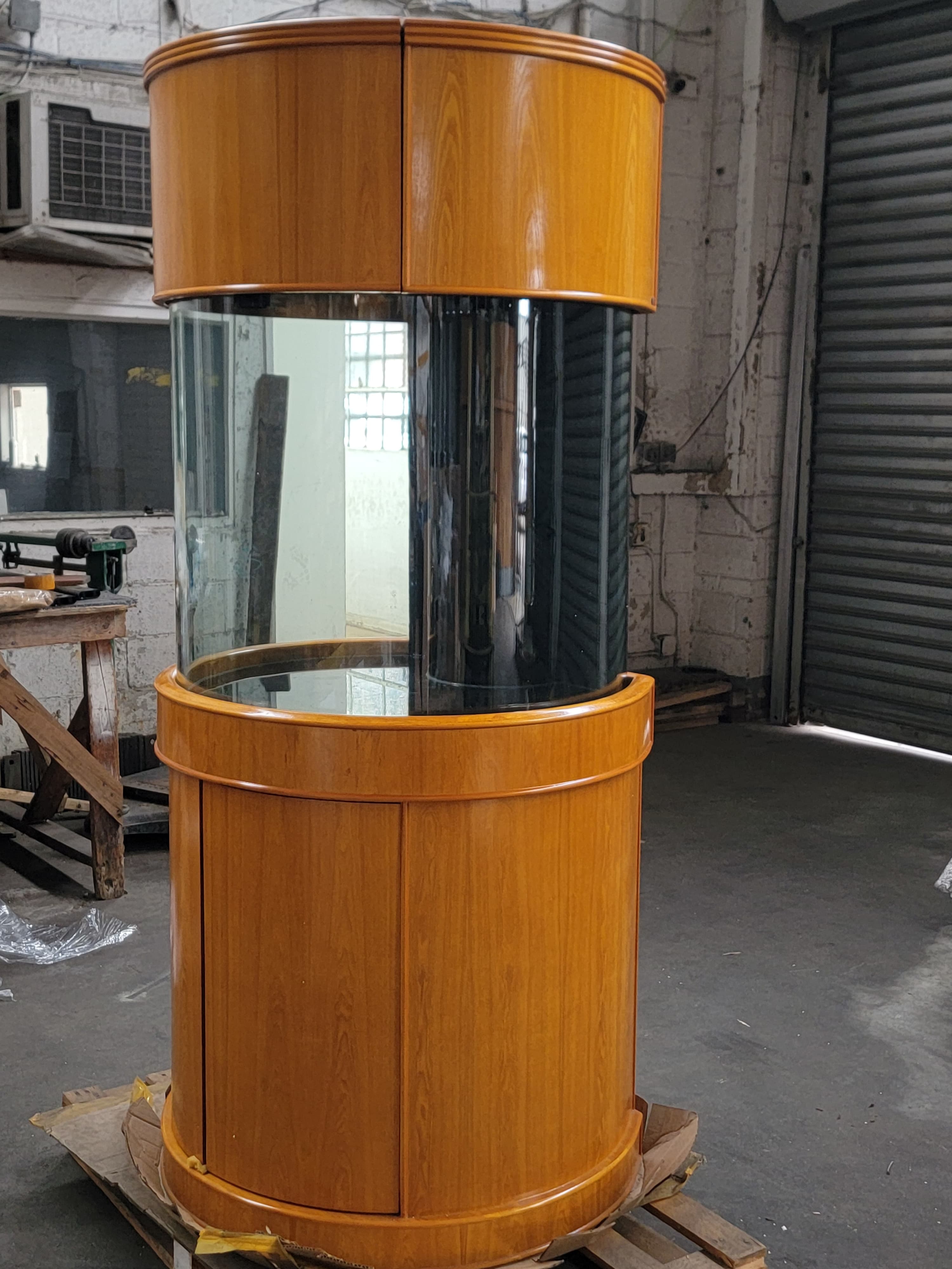 90 Gallon Glass 3/4 Cylinder Round Reef Aquarium With Stand and Canopy in Golden Oak