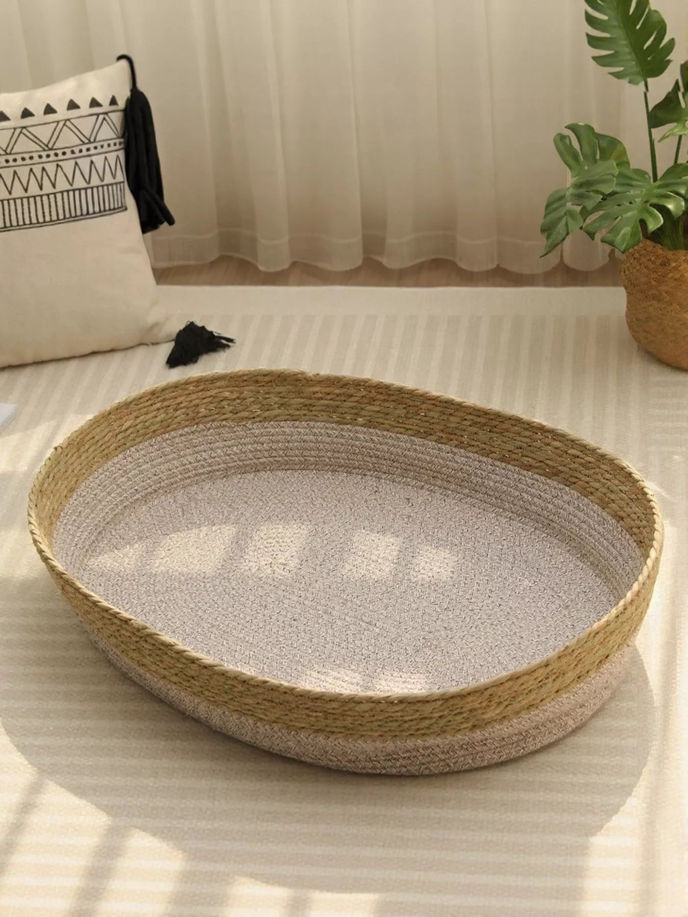 Woven Rattan Scratch-Resistant Cat Nest